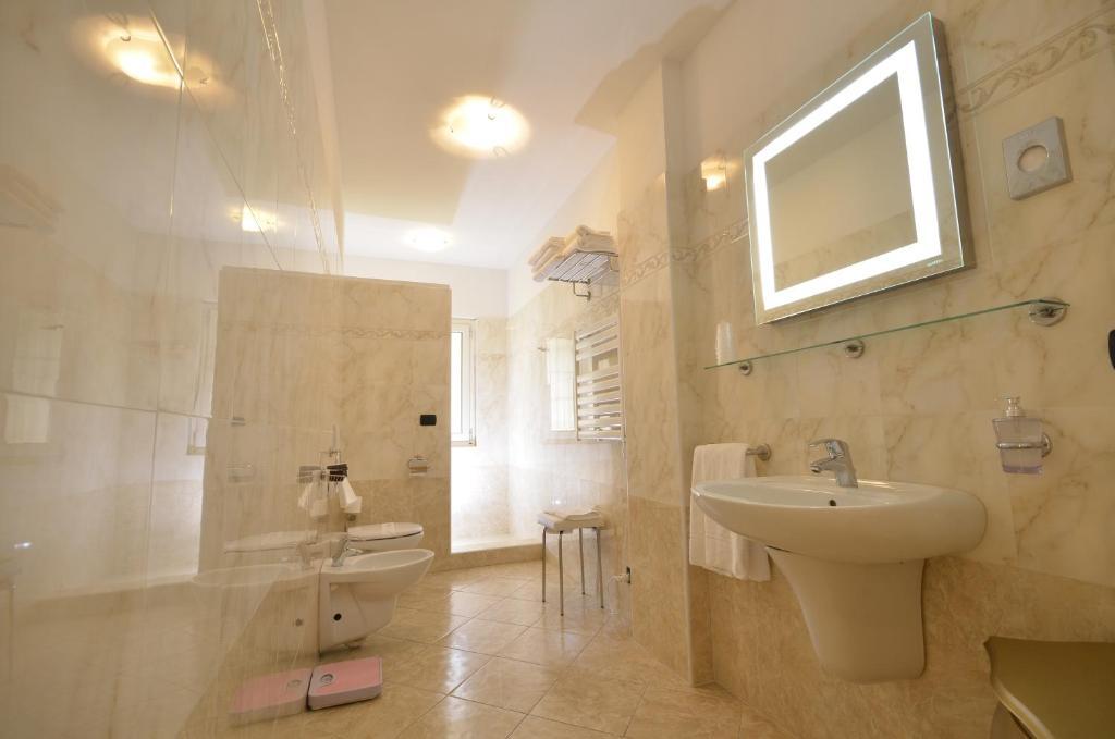 Relais Du Lac Desenzano del Garda Zimmer foto
